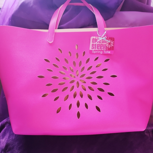 Handbags - NWT Laser Cut Large Tote.